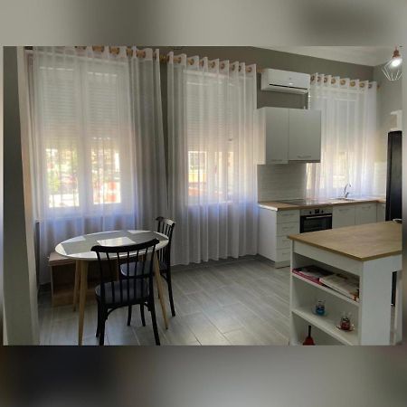Appartamento New New Bazaar Tirana Esterno foto