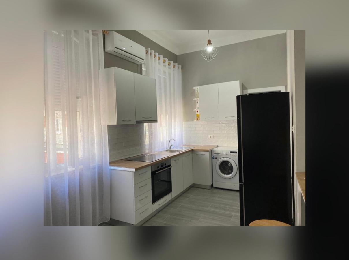 Appartamento New New Bazaar Tirana Esterno foto